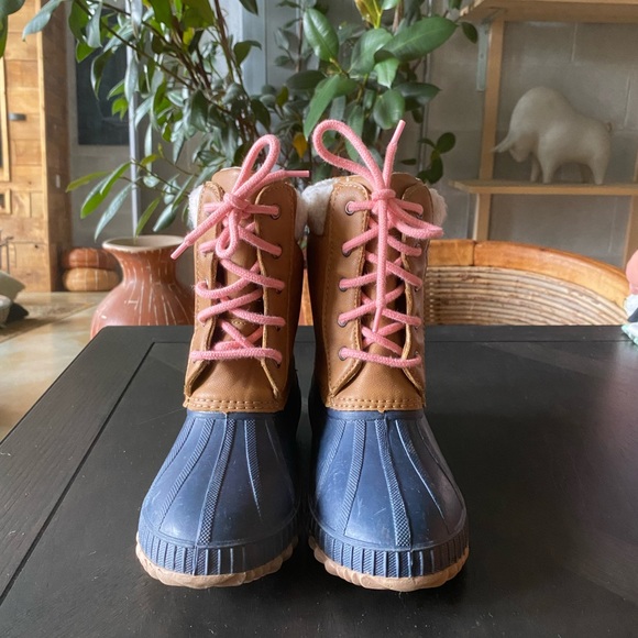 The Gap shearling lined rain boots - Picture 2 of 5